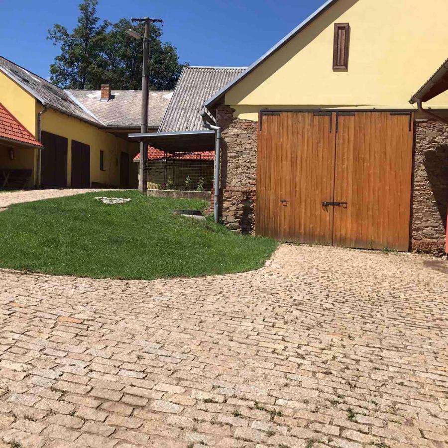 Kypruv Mlyn Villa Kninice Exterior photo