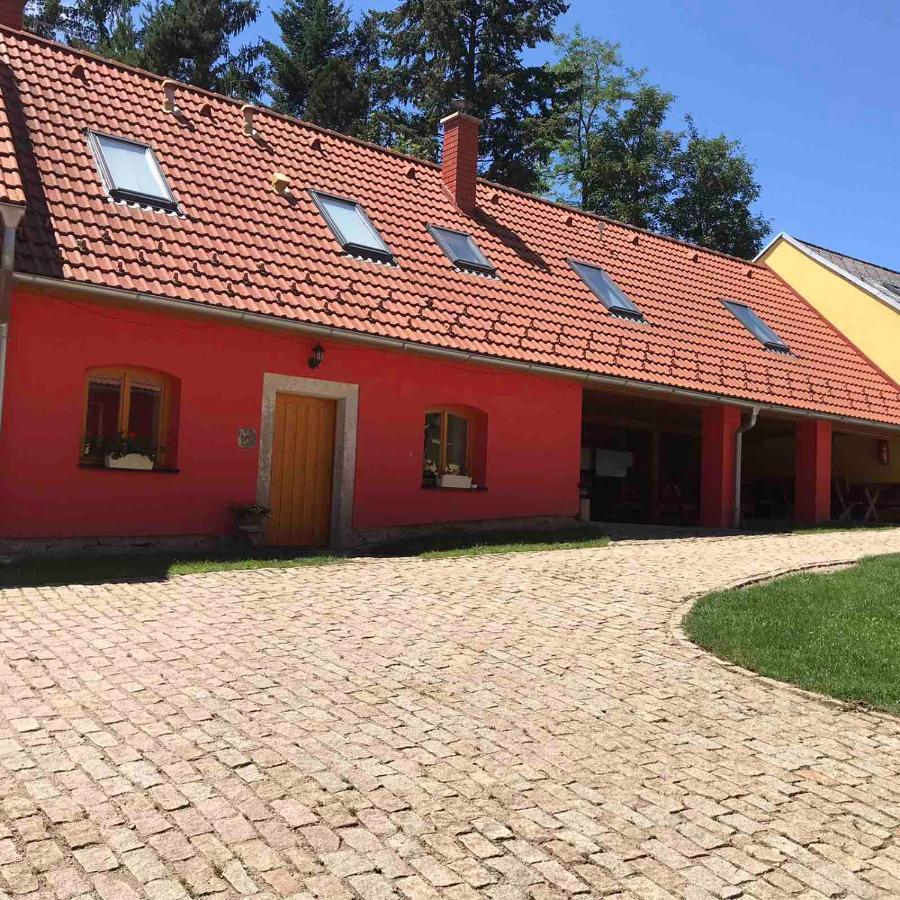 Kypruv Mlyn Villa Kninice Exterior photo